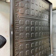 本日限定ランドクルーザープラド用トランクマットの画像