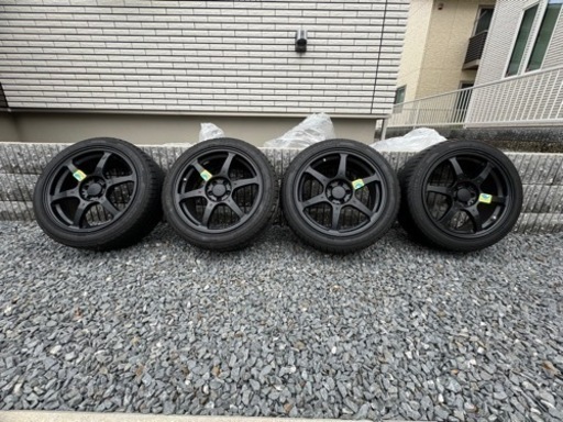 車のパーツ タイヤ、ホイール