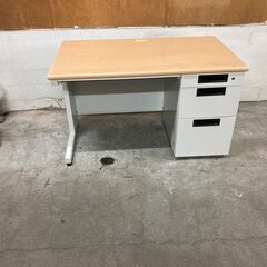 オフィススチールテーブル