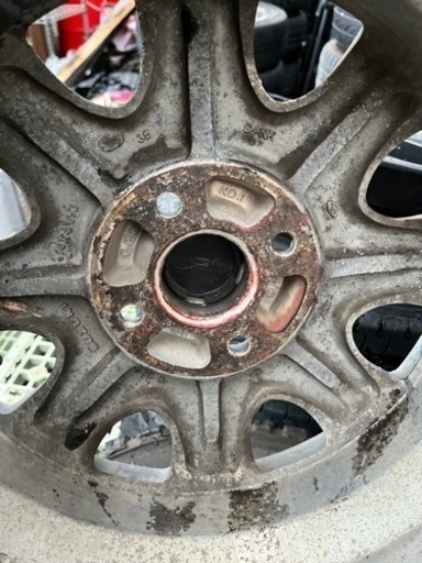 車のパーツ タイヤ、ホイール