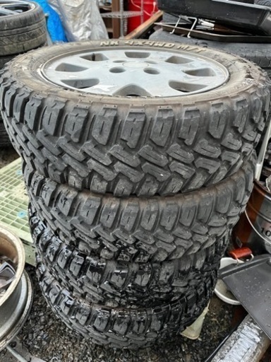 車のパーツ タイヤ、ホイール