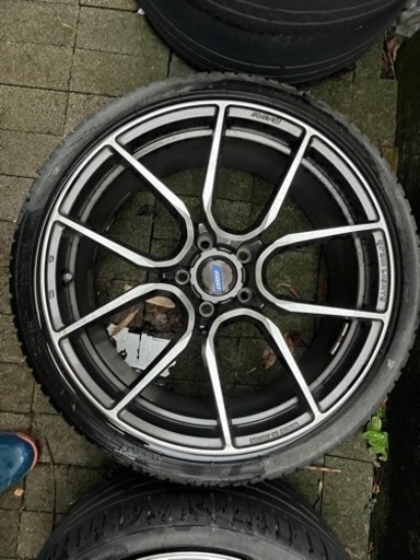 車のパーツ タイヤ、ホイール