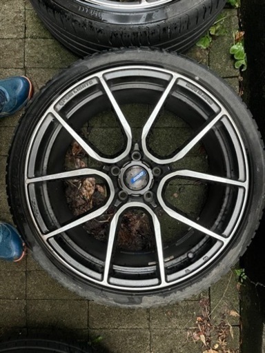 車のパーツ タイヤ、ホイール