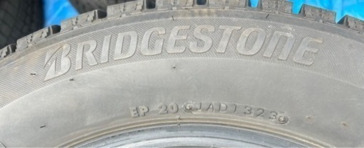 BRIDGESTONE 205/60R16 23年製　スタッドレスタイヤ