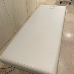 エステ電動ベッド　エステや整骨院などに
