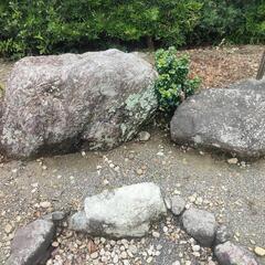 庭石 もらって下さい。一部要破砕の画像