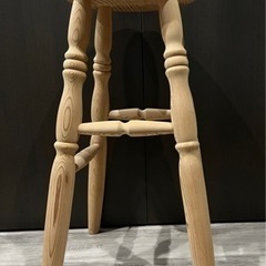 木製スツールの画像