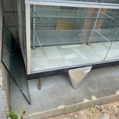 ガラスショーケース2台
