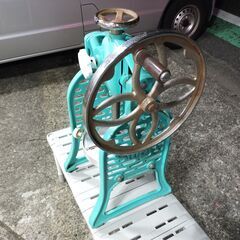 Swan(スワン) 手動式ブロックアイスシェーバー (ギヤー駆動式) SI3B ブロック氷専用 スワン手動氷削機 SI-3B - 業務用の卸・通販はパオワールド