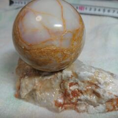 ④　特産大理石　幸運の玉　美術工芸品　玉と台　パワーストーン的な品？の画像