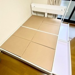 家具 ベッド クイーンベッドの画像