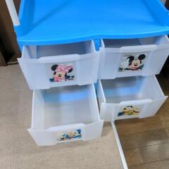 お子様用 引き出しハンガーラック家具 収納家具の画像