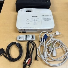 プロジェクター　EPSON EB-X8 付属品あり　値下げしました！80076
