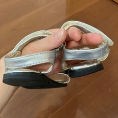 シルバー　サンダル　17センチの画像