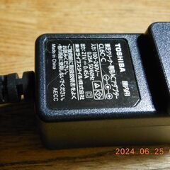 東芝 コードレスクリーナー VC-CLH200　充電　ＡＣアダプター　21V0.45A　CL6C-C　中古 の画像