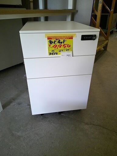 ID:G60196087　キャビネット　カギ付き