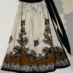 蝋結(ろうけつ)染　　巻きスカート