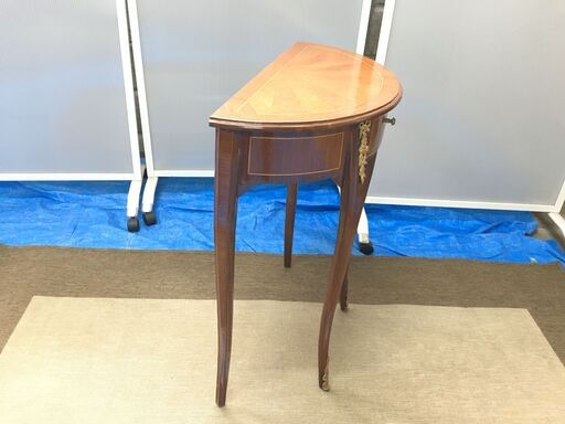 EA267)半円形テーブル アンティーク調 エジプト輸入品 幅：約60cm 高さ：約73cm 奥行：約29cm 中古品【取りに来られる方限定】