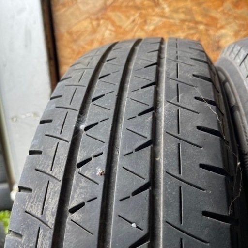 バリ山　YOKOHAMA ヨコハマ　BluEarth-Van RY55 195/80R15 107/105L LT 夏タイヤ　2020