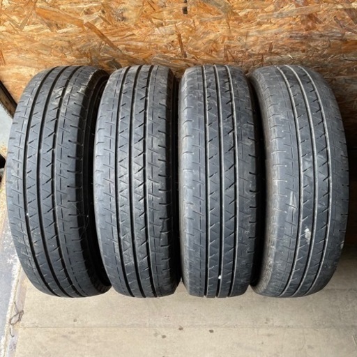 バリ山　YOKOHAMA ヨコハマ　BluEarth-Van RY55 195/80R15 107/105L LT 夏タイヤ　2020〜2021年製　15インチ