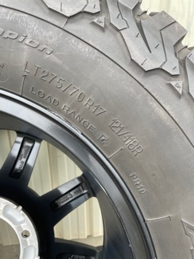 車のパーツ タイヤ、ホイール