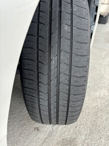 車のパーツ タイヤ、ホイール