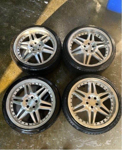 車のパーツ タイヤ、ホイール