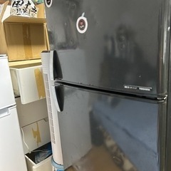 TOSHIBA冷蔵庫、平日19:30以降です〜予約は週末でも結構です お渡し可能な方自宅まで引き取りに来れる方 の画像