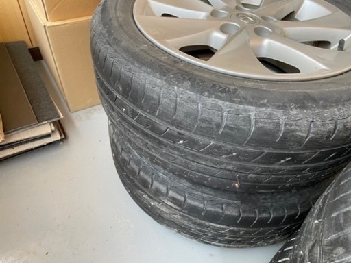 車のパーツ タイヤ、ホイール