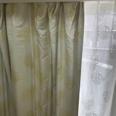 【値引きの相談のります】高級カーテン　高さ180×240ぐらい