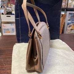 【新品未使用】オーストリッチ革製のハンドバッグ　ベージュ　昭和レトロの画像