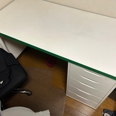 IKEAデスク　家具 机の画像