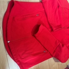 PUMA プーマ　Sサイズ　パーカー　赤　服/ファッション パーカー レディースの画像