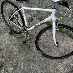 自転車 クロスバイク　フレーム以外の部品の画像