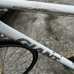 自転車 クロスバイク　フレーム以外の部品の画像