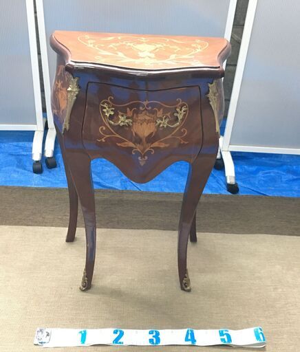 EA270)テーブル 引出し付 アンティーク調 エジプト輸入品 幅：約48cm 高さ：約71cm 奥行：約30cm  中古品