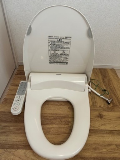 東芝　温水洗浄便座　SCS-T161 パステルアイボリー