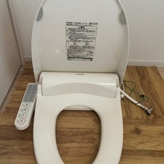 東芝　温水洗浄便座　SCS-T161 パステルアイボリー