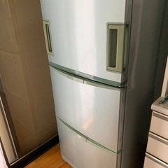 シャープどっちもドア冷蔵庫の画像