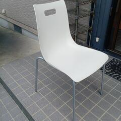  椅子2つ
