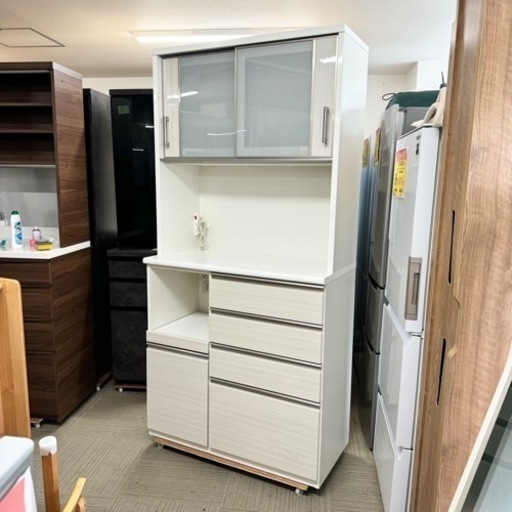 【超美品‼️】定価109,900円♪ ニトリ 100cm幅キッチンボード(ポスティア100KB) 食器棚 収納家具 艶あり木目調ホワイト♪