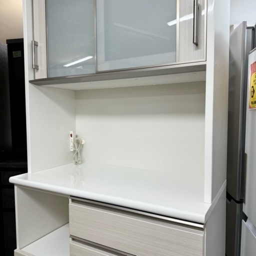 【超美品‼️】定価109,900円♪ ニトリ 100cm幅キッチンボード(ポスティア100KB) 食器棚 収納家具 艶あり木目調ホワイト♪