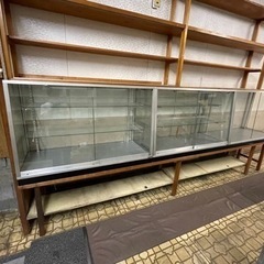 ガラスのショーケース 陳列棚