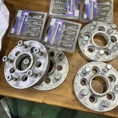 車のパーツ タイヤ、ホイール