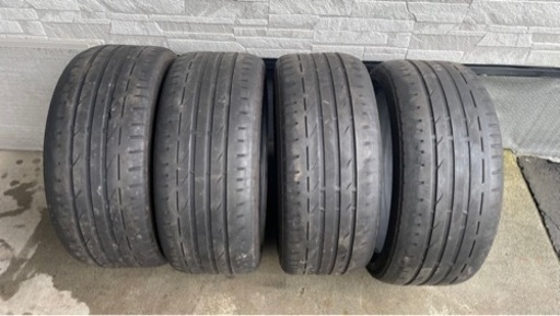 車のパーツ タイヤ、ホイール