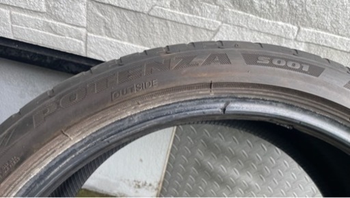 車のパーツ タイヤ、ホイール