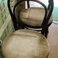 古い木製の椅子