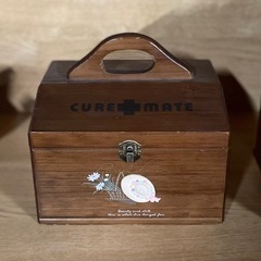 カントリー調 木製　レトロな救急箱