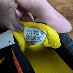 スニーカー・新品・23cmの画像