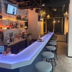 オープニングスタッフ募集‼️お昼のBARでのお仕事！時給1100円〜日払いOK！の画像